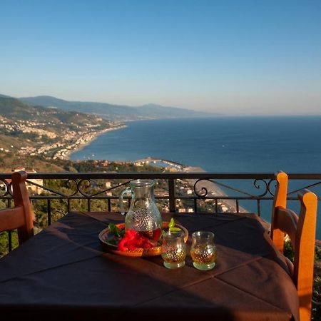 Azienda Agrituristica Le Terre Di San Leonardo 체트라로 외부 사진