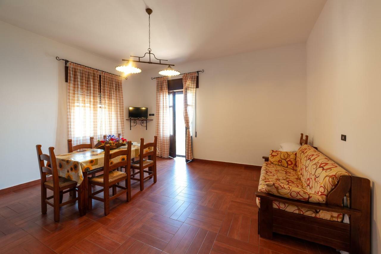 Azienda Agrituristica Le Terre Di San Leonardo 체트라로 외부 사진