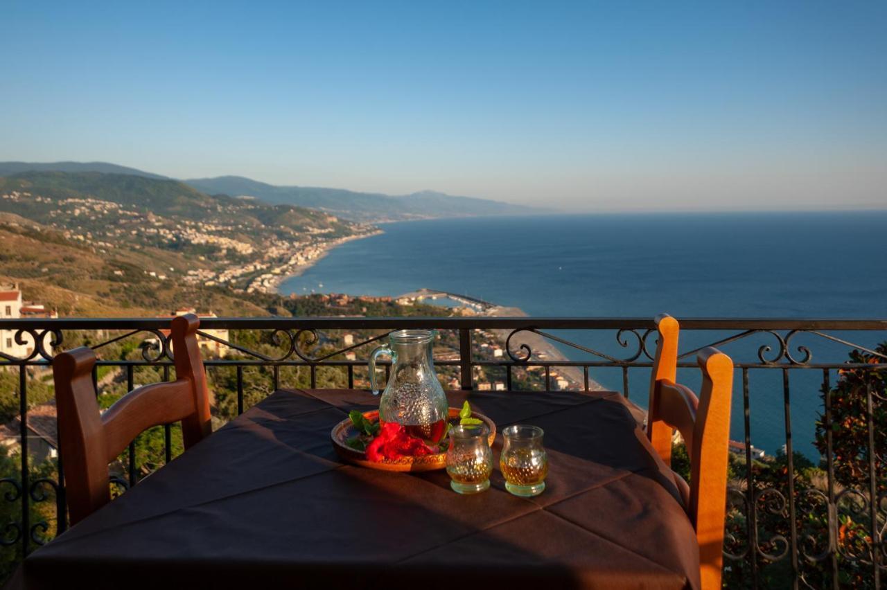 Azienda Agrituristica Le Terre Di San Leonardo 체트라로 외부 사진